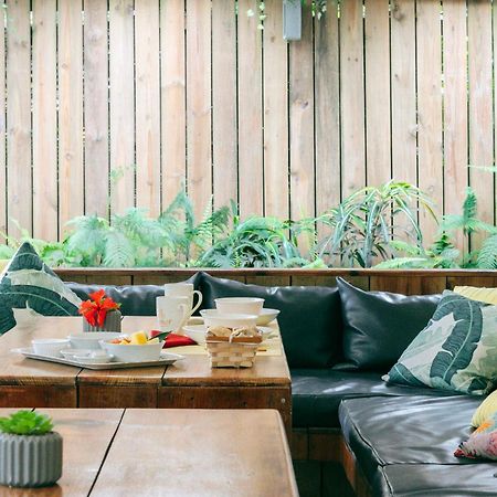 فندق Pineapple House بوكاس تاون المظهر الخارجي الصورة