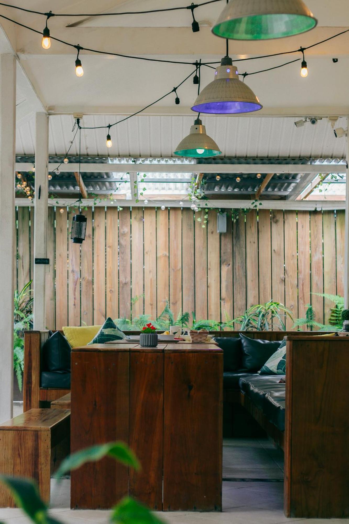 فندق Pineapple House بوكاس تاون المظهر الخارجي الصورة